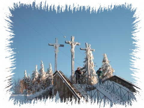 Kreuzigungsgruppe im Winter